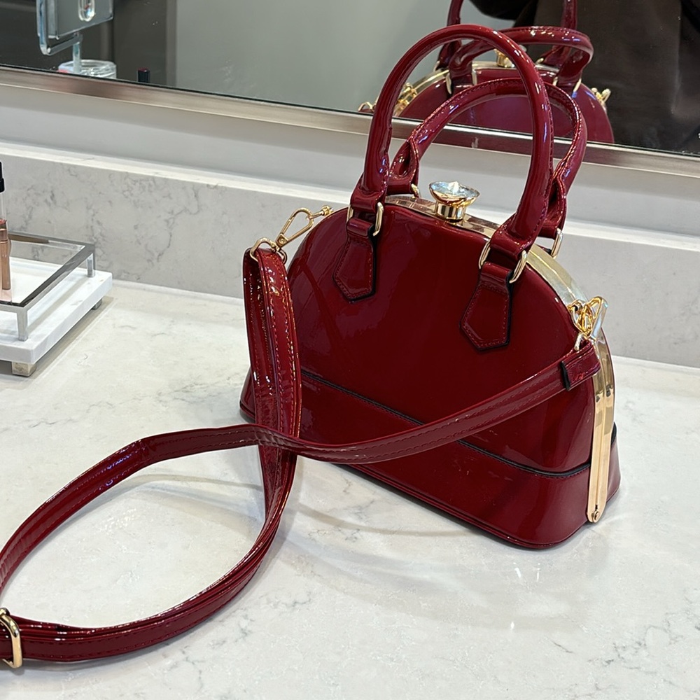 Classy red bag!!